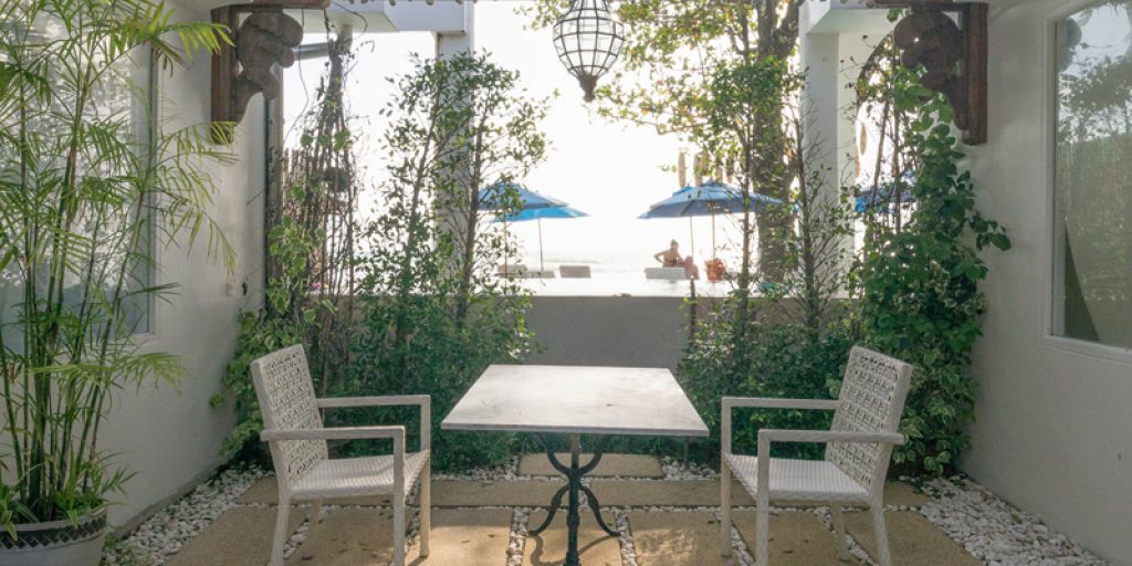 Beachfront Villa Pool Access
